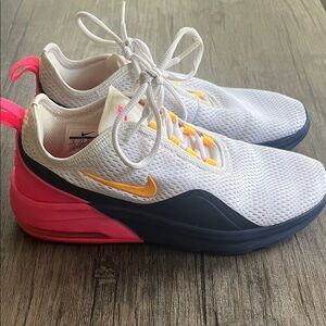 Nike Air Max Motion 2